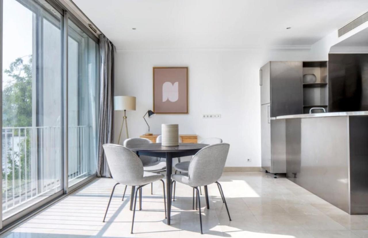 Bright 1Bedroom Apartment Centrally Located With Most Beautiful Views From Seine At 10 Minutes Walking From Beaugrenelle Shopping Mall And Eiffel Tower Paris Exterior photo