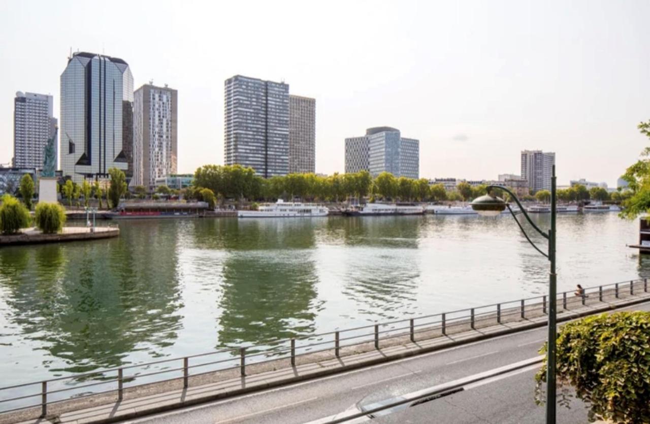 Bright 1Bedroom Apartment Centrally Located With Most Beautiful Views From Seine At 10 Minutes Walking From Beaugrenelle Shopping Mall And Eiffel Tower Paris Exterior photo
